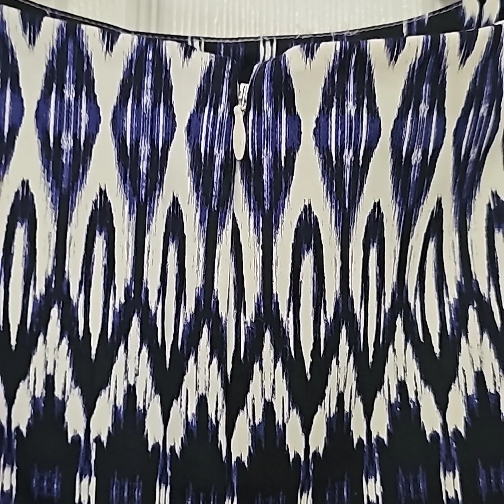 Dress - Picture 3 of 6